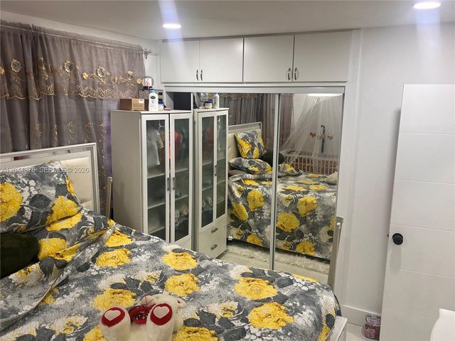 1195 NW 130th St, North Miami, FL 33168