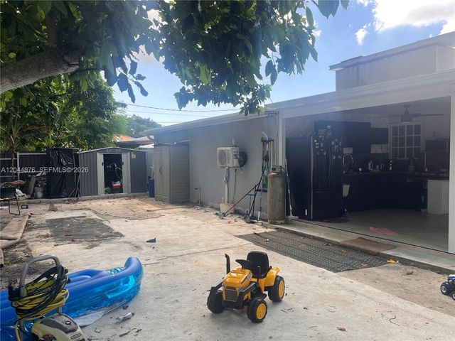 1195 NW 130th St, North Miami, FL 33168