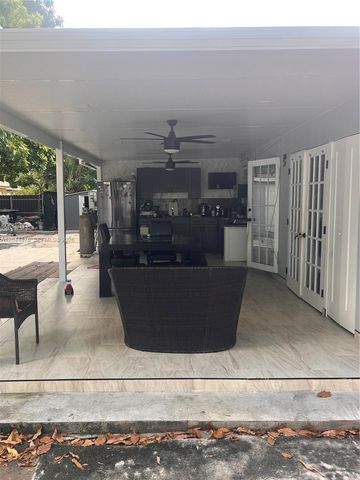 1195 NW 130th St, North Miami, FL 33168