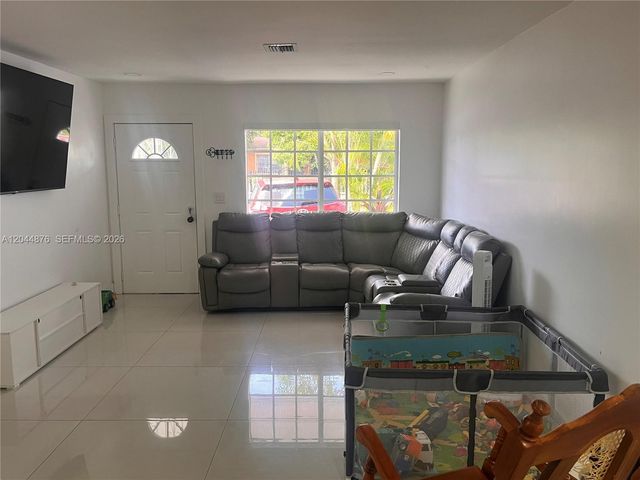 1195 NW 130th St, North Miami, FL 33168