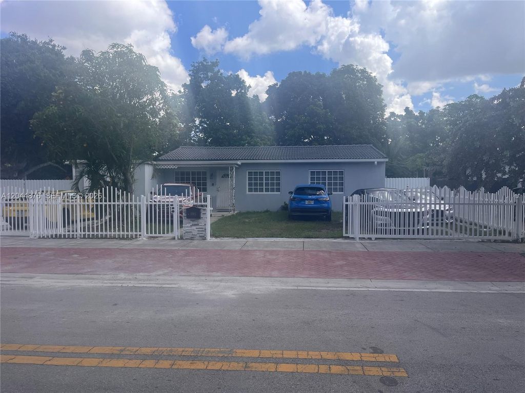 1195 NW 130th St, North Miami, FL 33168