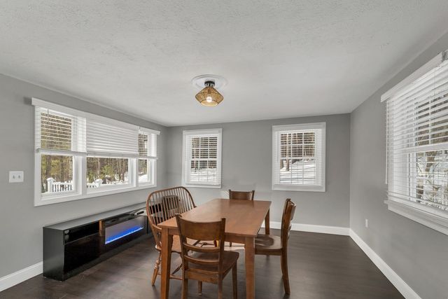 17 Twilight Drive, Nashua, NH 03062