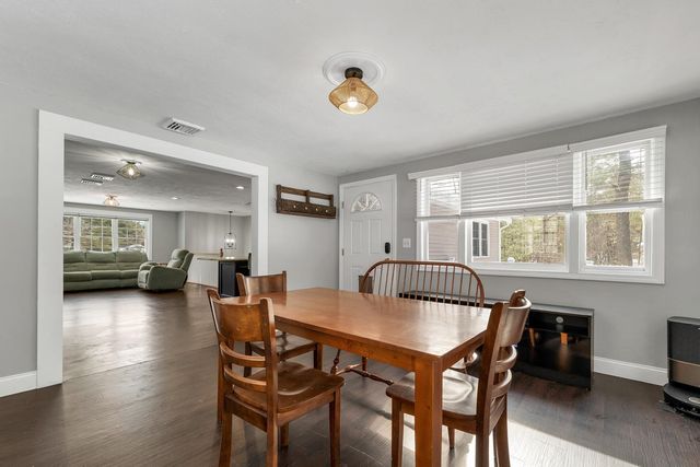 17 Twilight Drive, Nashua, NH 03062