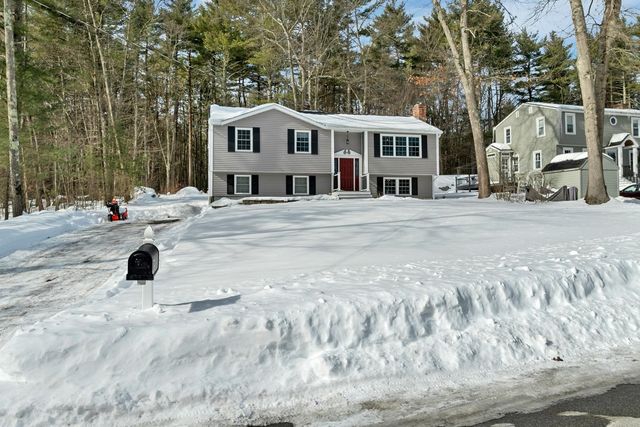 17 Twilight Drive, Nashua, NH 03062