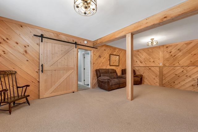 17 Twilight Drive, Nashua, NH 03062