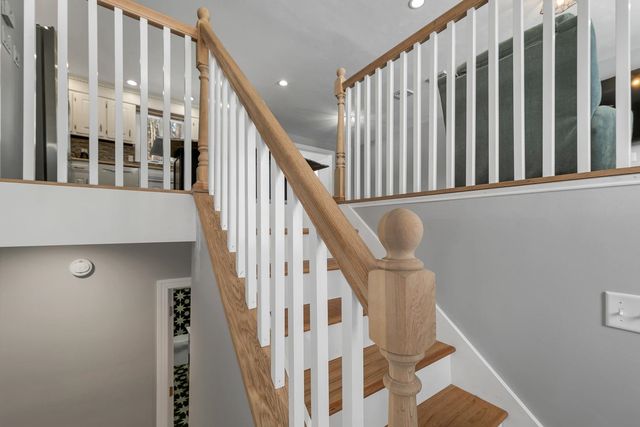 17 Twilight Drive, Nashua, NH 03062