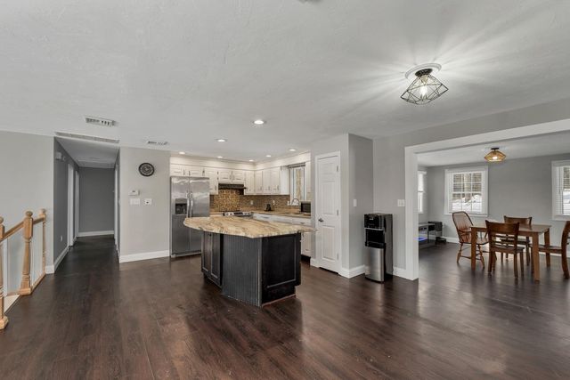 17 Twilight Drive, Nashua, NH 03062