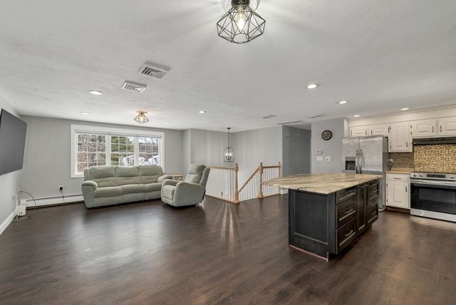 17 Twilight Drive, Nashua, NH 03062