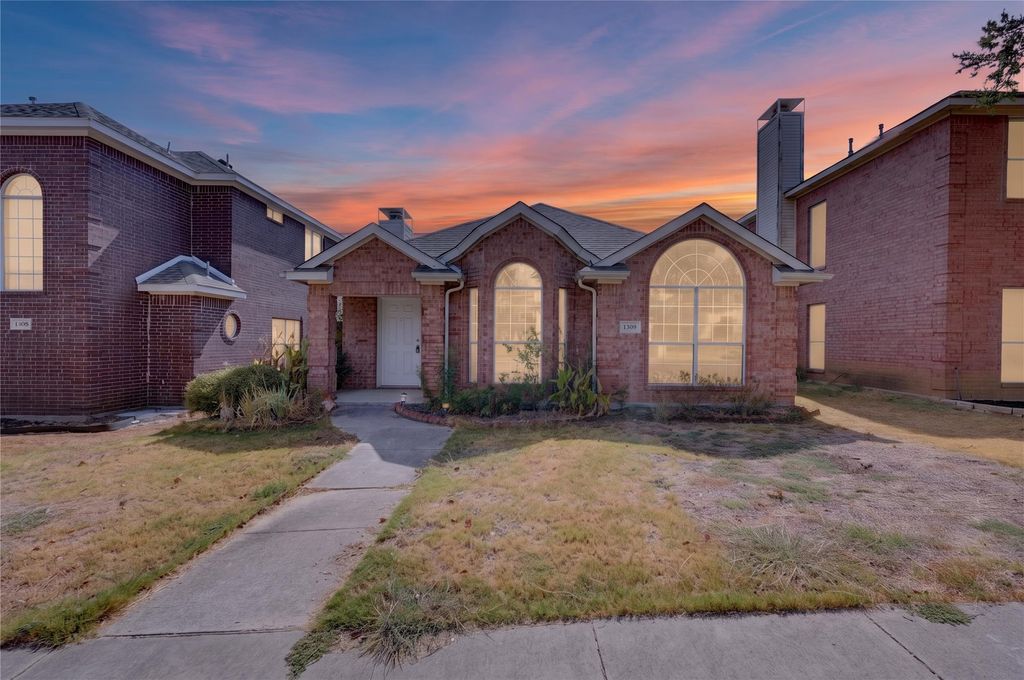 1309 Riley Drive, Carrollton, TX 75007 — exterior