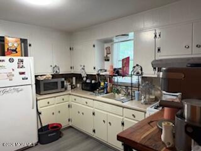 18 Station Street, Manalapan, NJ 07726