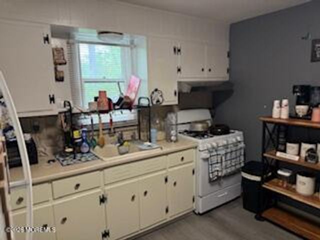 18 Station Street, Manalapan, NJ 07726
