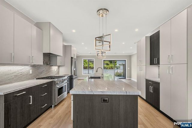 156 Morningside Lane A, Palisades Park, NJ 07650