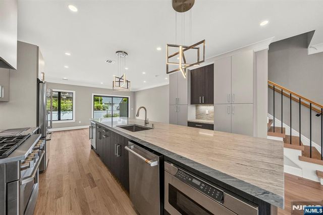 156 Morningside Lane A, Palisades Park, NJ 07650