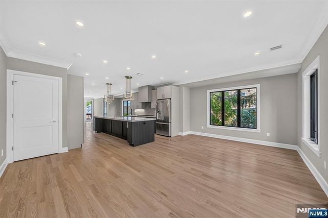 156 Morningside Lane A, Palisades Park, NJ 07650