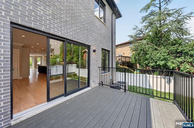 156 Morningside Lane A, Palisades Park, NJ 07650
