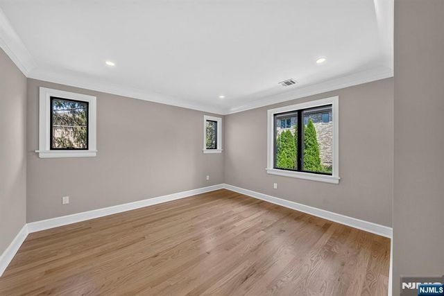 156 Morningside Lane A, Palisades Park, NJ 07650