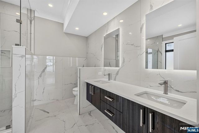 156 Morningside Lane A, Palisades Park, NJ 07650