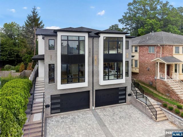 156 Morningside Lane A, Palisades Park, NJ 07650