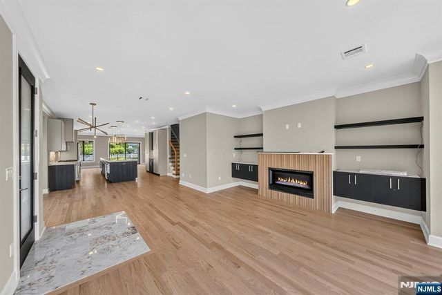 156 Morningside Lane A, Palisades Park, NJ 07650