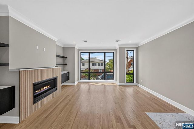 156 Morningside Lane A, Palisades Park, NJ 07650