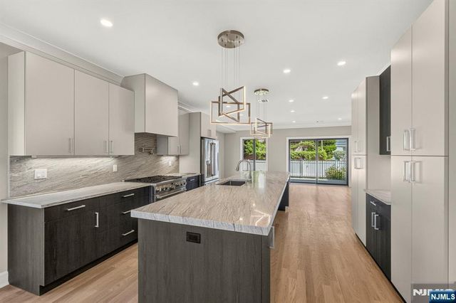 156 Morningside Lane A, Palisades Park, NJ 07650