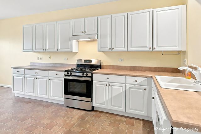 11796 Borhart Drive, Huntley, IL 60142