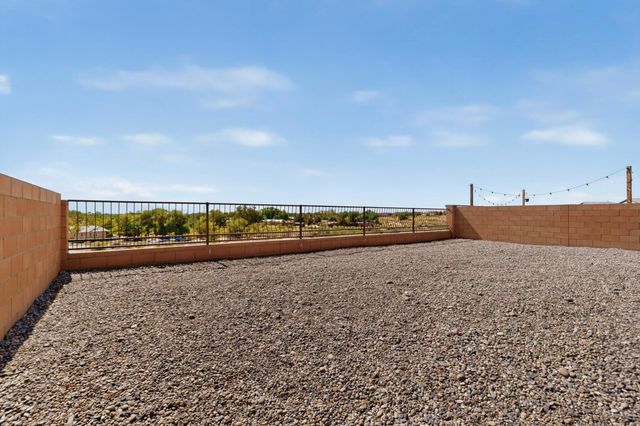 1136 Vallecito Loop NW, Los Lunas, NM 87031