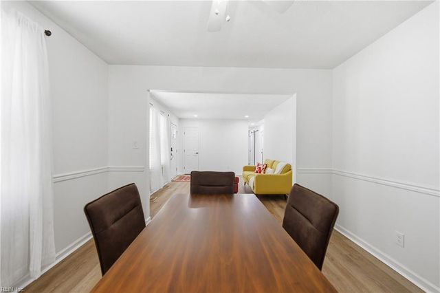 8 Riverview DR, Hampton, VA 23669