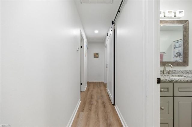 8 Riverview DR, Hampton, VA 23669