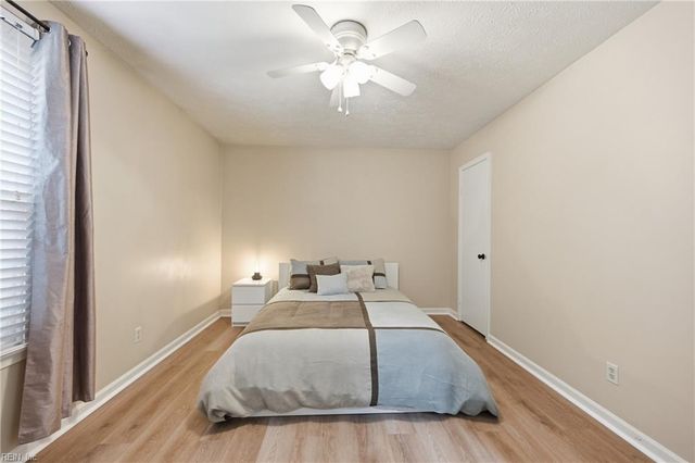 8 Riverview DR, Hampton, VA 23669