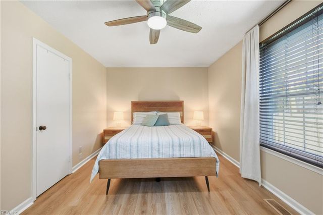 8 Riverview DR, Hampton, VA 23669