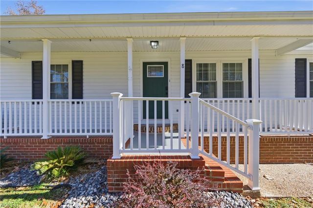 8 Riverview DR, Hampton, VA 23669