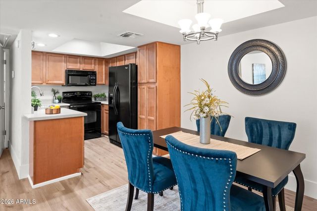 1820 E MORTEN Avenue 119, Phoenix, AZ 85020