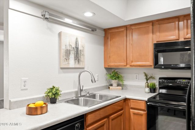 1820 E MORTEN Avenue 119, Phoenix, AZ 85020