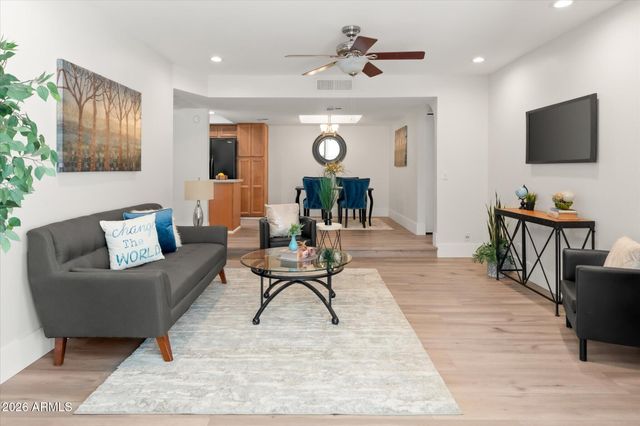 1820 E MORTEN Avenue 119, Phoenix, AZ 85020