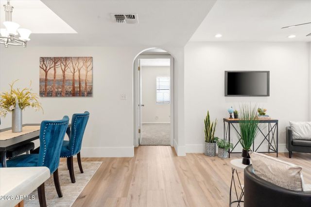 1820 E MORTEN Avenue 119, Phoenix, AZ 85020
