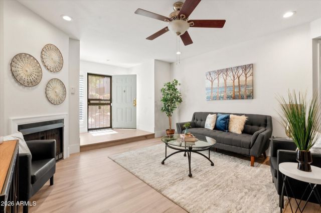 1820 E MORTEN Avenue 119, Phoenix, AZ 85020