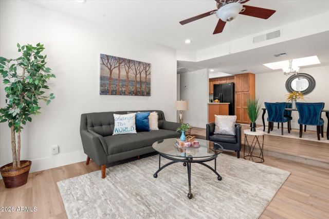 1820 E MORTEN Avenue 119, Phoenix, AZ 85020