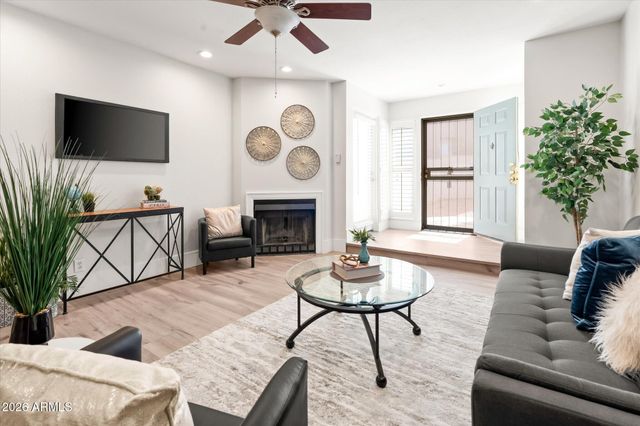 1820 E MORTEN Avenue 119, Phoenix, AZ 85020