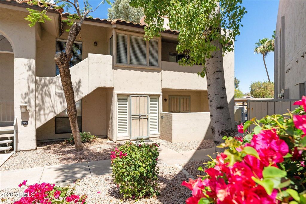 1820 E MORTEN Avenue 119, Phoenix, AZ 85020