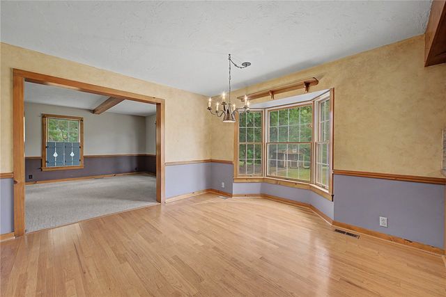 625 Sky Mountain Drive, Rogers, AR 72756