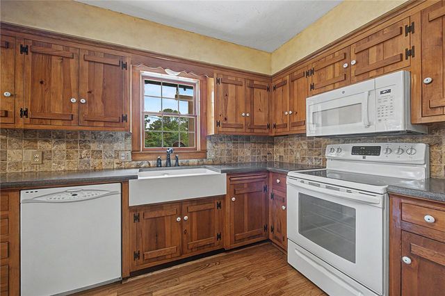 625 Sky Mountain Drive, Rogers, AR 72756