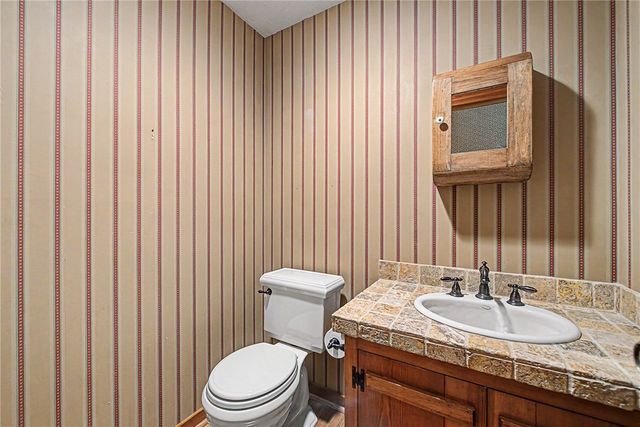 625 Sky Mountain Drive, Rogers, AR 72756