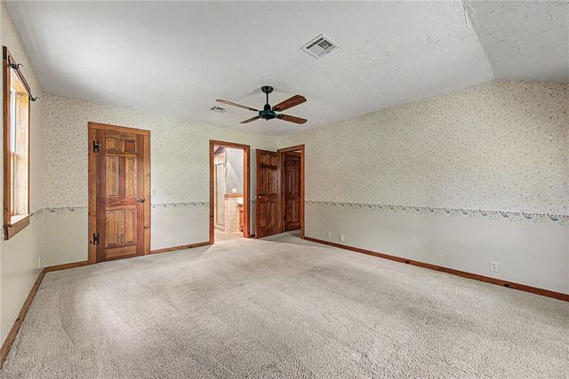 625 Sky Mountain Drive, Rogers, AR 72756