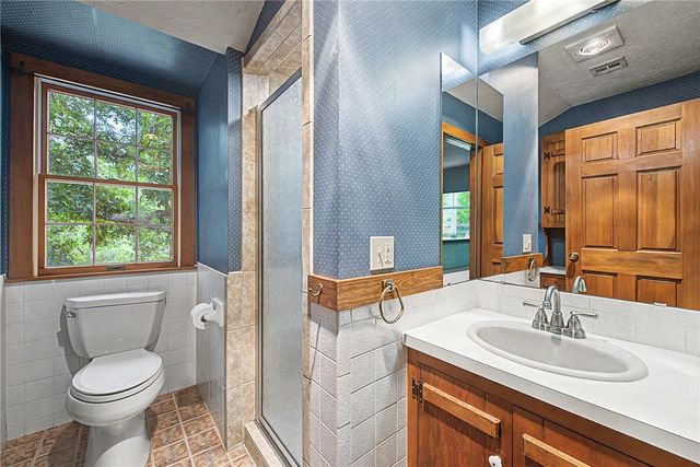 625 Sky Mountain Drive, Rogers, AR 72756