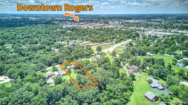 625 Sky Mountain Drive, Rogers, AR 72756