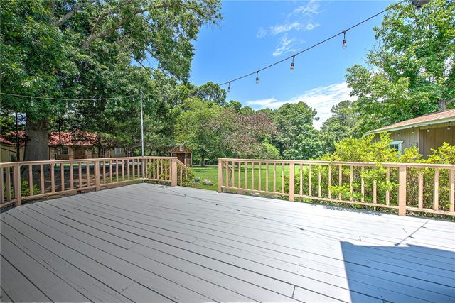 625 Sky Mountain Drive, Rogers, AR 72756
