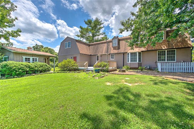 625 Sky Mountain Drive, Rogers, AR 72756
