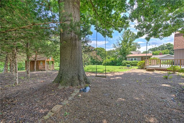 625 Sky Mountain Drive, Rogers, AR 72756