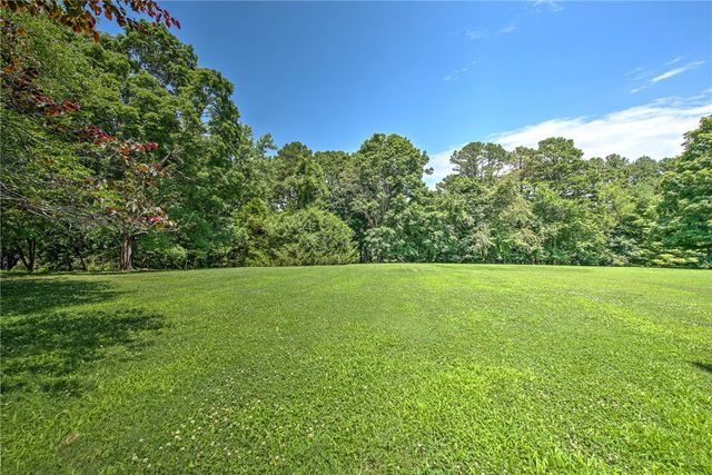 625 Sky Mountain Drive, Rogers, AR 72756